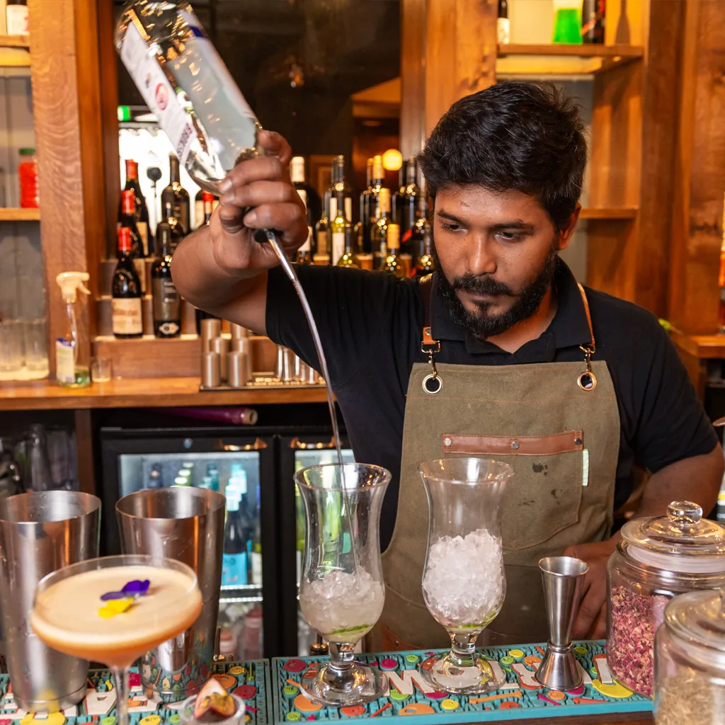 Outdoor Bartending Image